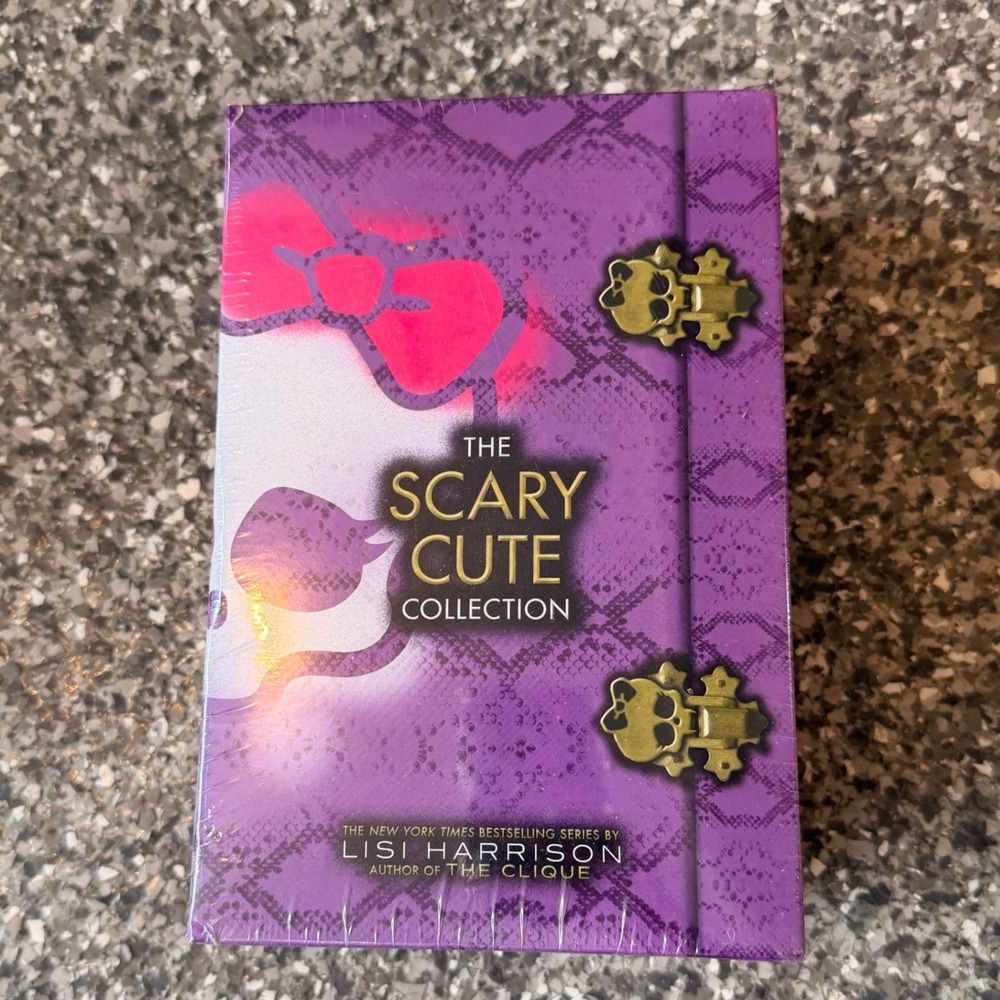 Monster High The Scary Cute Collection 4 Book Box Set Lisi Harrison New Sealed